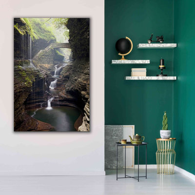 «Watkins Glen Rainbow Bridge» par Mike Jones, estampe numérique sur toile