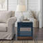 Table de bout Nora 22 po, aucun assemblage requis, denim bleu et finition whisky-814264299
