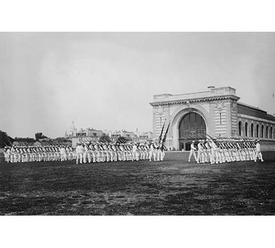 Foreuse militaire à la naval academy grounds-reproduction de photo
