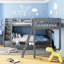 Lit superposé simple au-dessus d'un lit double gris avec 3 tiroirs. Cadre en bois massif. Options de rangement supplémentaires. Garde-corps. 118,3 L x 96,8 l 61,2 H. Assemblage requis tiroirs et escalier. Structure. Espace. Garde-corps pour.-835996417-835996419