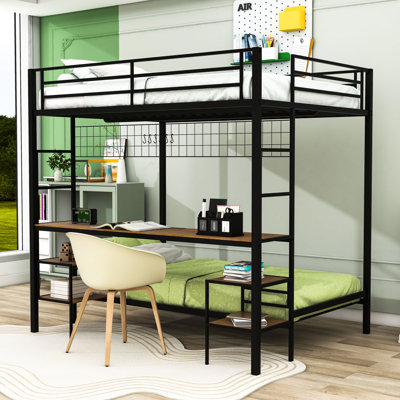 Lit double superposé double au-dessus d'un lit double avec bureau d'étude, ports de charge intégrés et tablettes de rangement