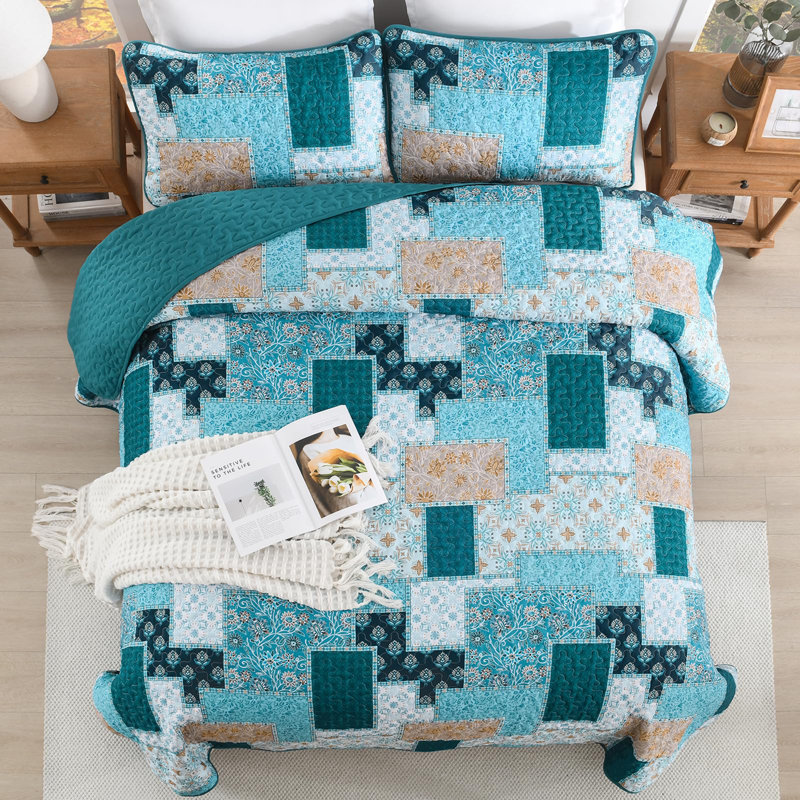 3-Piece Reversible Patchwork Quilt Set - Lightweight Microfiber Bedspread Coverlet for All Seasons, Teal Patchwork