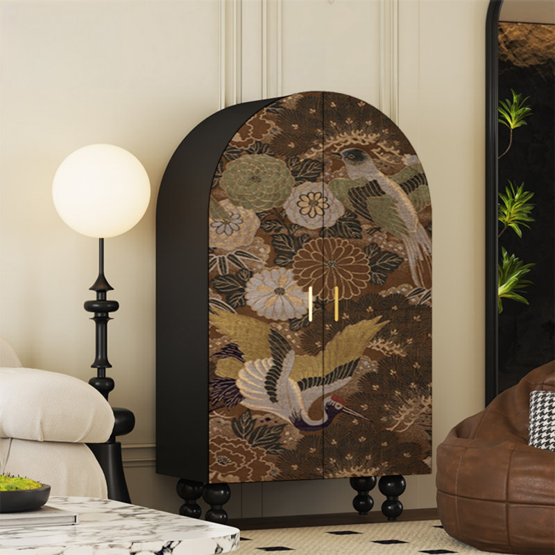 Armoire arquée avec tablettes et portes