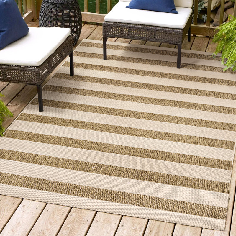 Tapis d'intérieur / extérieur beige / brun Hertel, Rectangle 5 pi 3 po x 7 pi 7 po