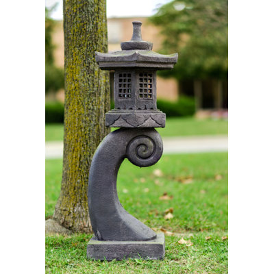 Ariyeh Weather Resistant Plastic Abstract Garden Art