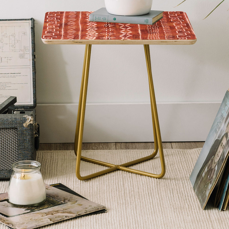 Table de bout à pieds croisés
