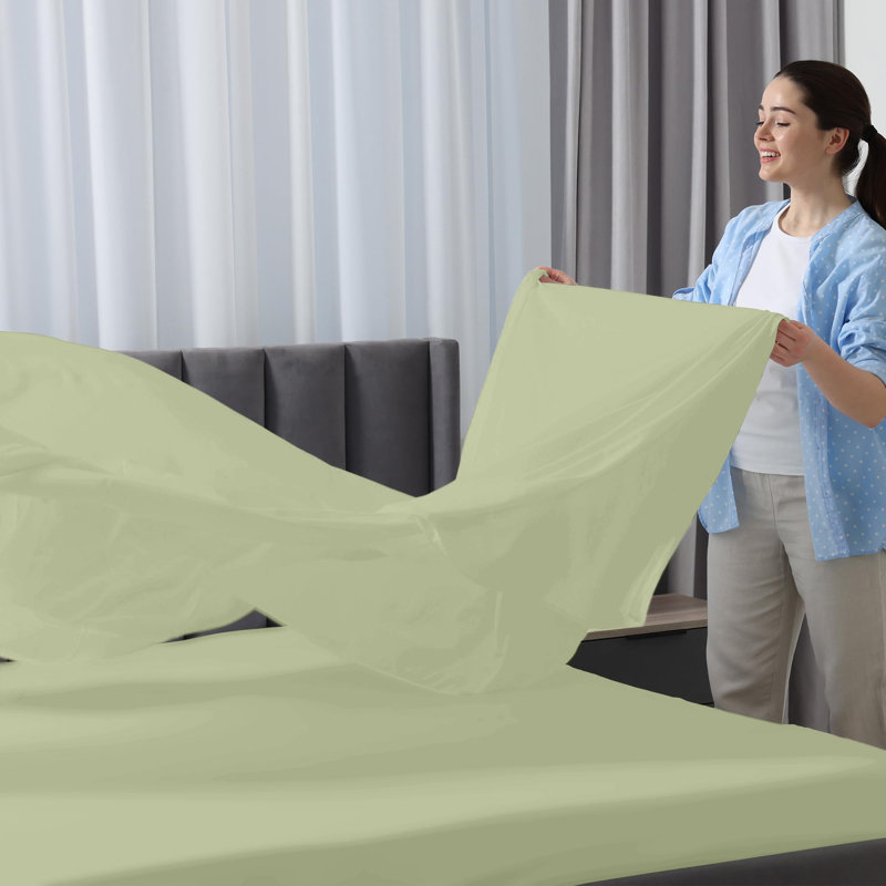 Royale Linens | Ultra Soft Brushed Microfiber Flat Sheets Only | Wrinkle Free & Stain Resistant | Hotel Quality Top Sheet for Bed