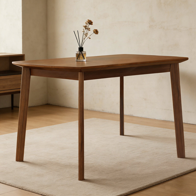 Table de salle à manger moderne de 47 pouces de style Mid-Century avec structure en bois d'hévéa massif, surface résistante aux égratignures, coins arrondis pour la sécurité et assemblage facile pour les petits espaces.