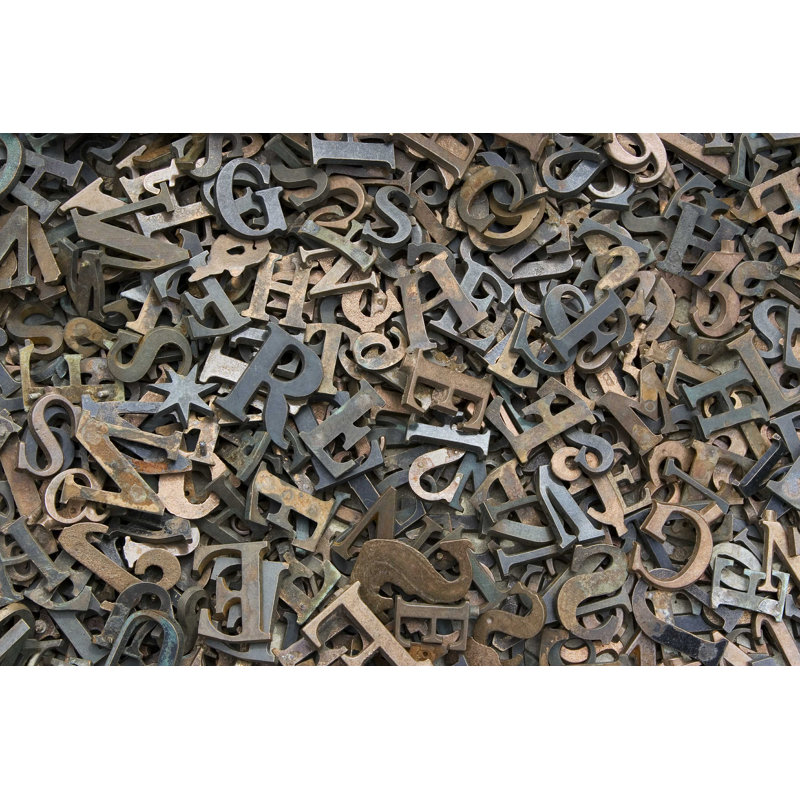 Brass Brass Letters par Tomrossum - Photographie sur toile tendue, L 18 po x H 12 po