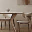 Ensemble de table de salle à manger simple en bois massif.-104357638