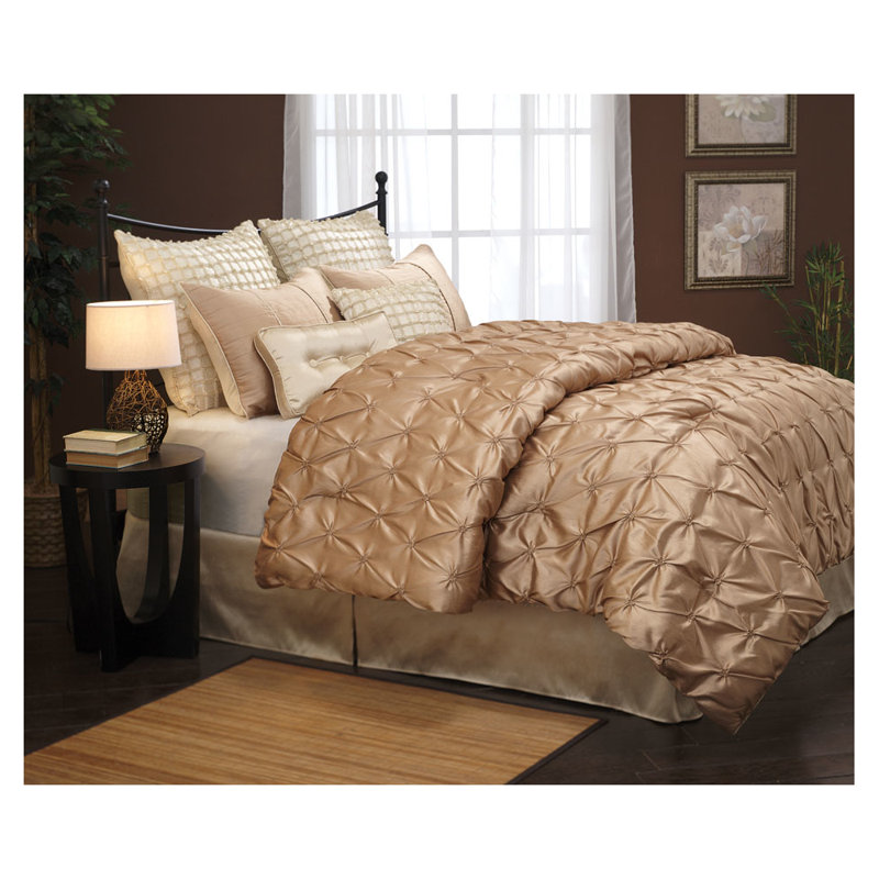 Uma Comforter Set