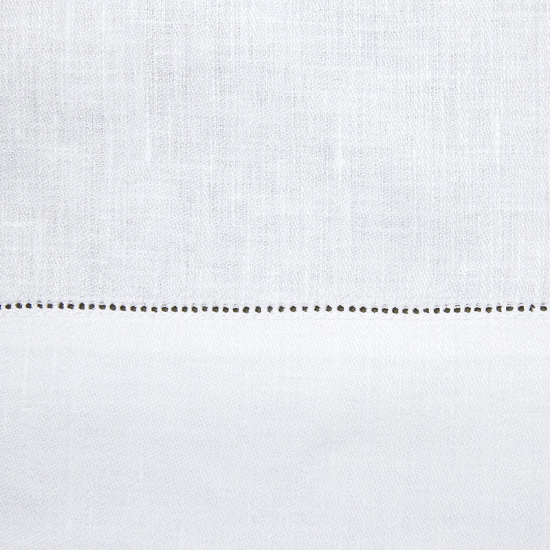 Liso Tablecloth, 110" x 67", Blanc