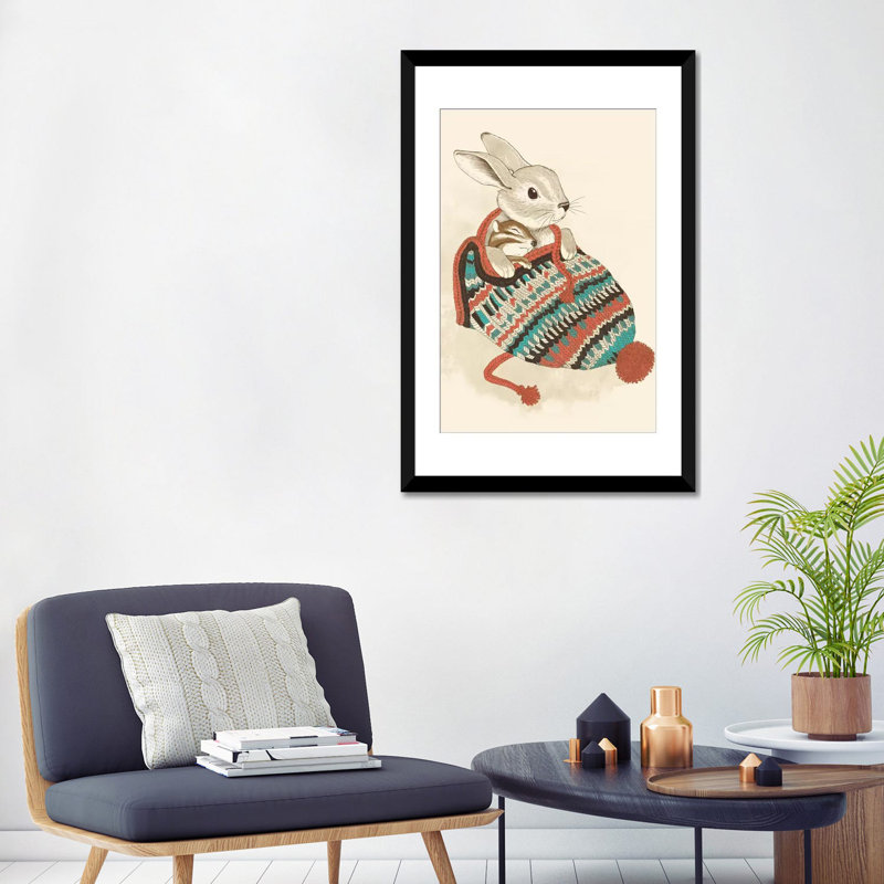« confortable chipmunk », impression sur toile, Papier avec cadre noir, H 32 po x l 24 po x P 1 po, Blanc