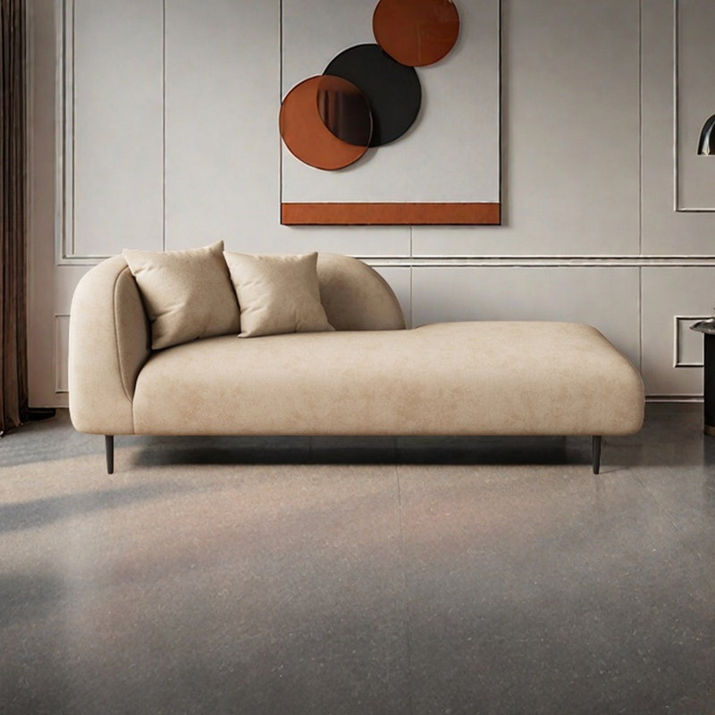 Nyllah, Orienté à gauche (vu de face), Beige