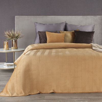 Gatik Polyester Solid Colour Bedspread