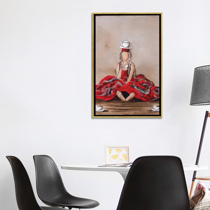 She Don't Dwell On The Past, H 40 po x l 26 po, Impression sur toile flottante sans passe-partout, Doré