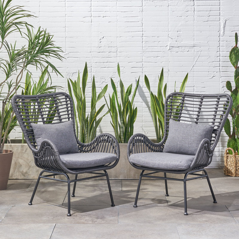 Chaises longues en rotin à dossier haut avec coussins et accoudoirs évasés, ensemble de 2 pour patio ou balcon,