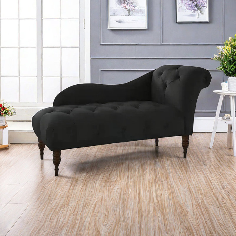 Valpuri, Orienté à droite, Noir, noir, noir, noir