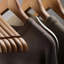 Cintres à vêtements en bois massif renforcé - solution de garde-robe sans plis-1504475302