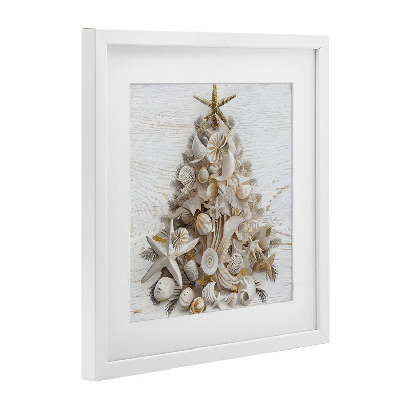 «Beachy Shiplap Christmas Tree», reproduction encadrée sous verre, conception de Sasha, H 16 po x l 16 po, Cadre blanc côtier