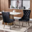 Chaise en velours moelleux avec garniture cloutée