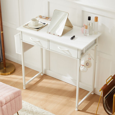 Petit bureau d'ordinateur