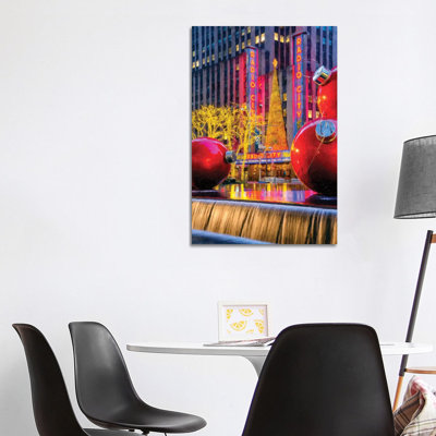 Christmas Decoration In New York City - Wrapped Canvas Print