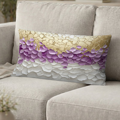 Coussin décoratif à motif abstrait lavande et pétales dorés dans le vent