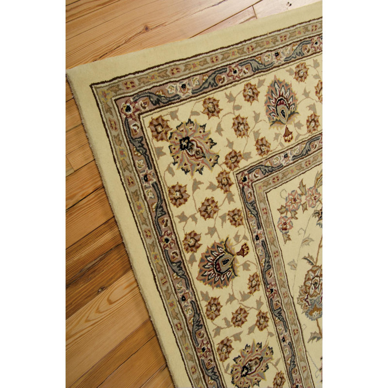 Tapis persan, 5 pi 6 po x 8 pi 6 po