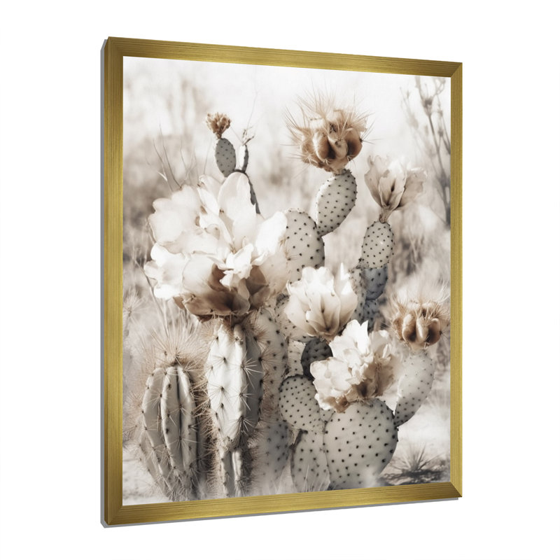 «Cream Desert Cactus - Cactus», art mural encadré, Cadre doré, H 32 po x l 24 po