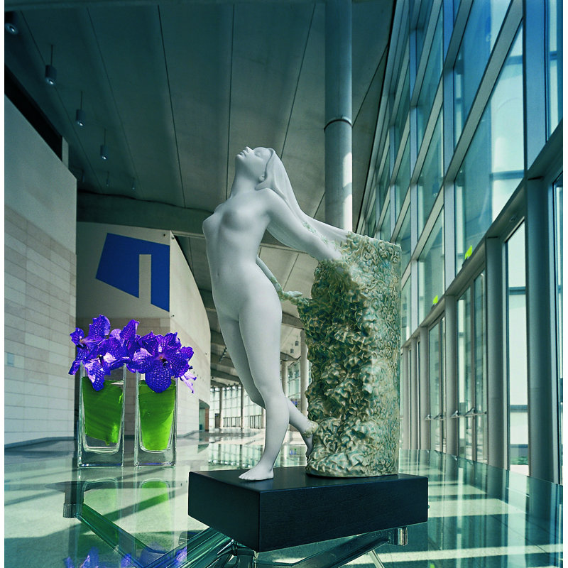 Renovatio Figurine
