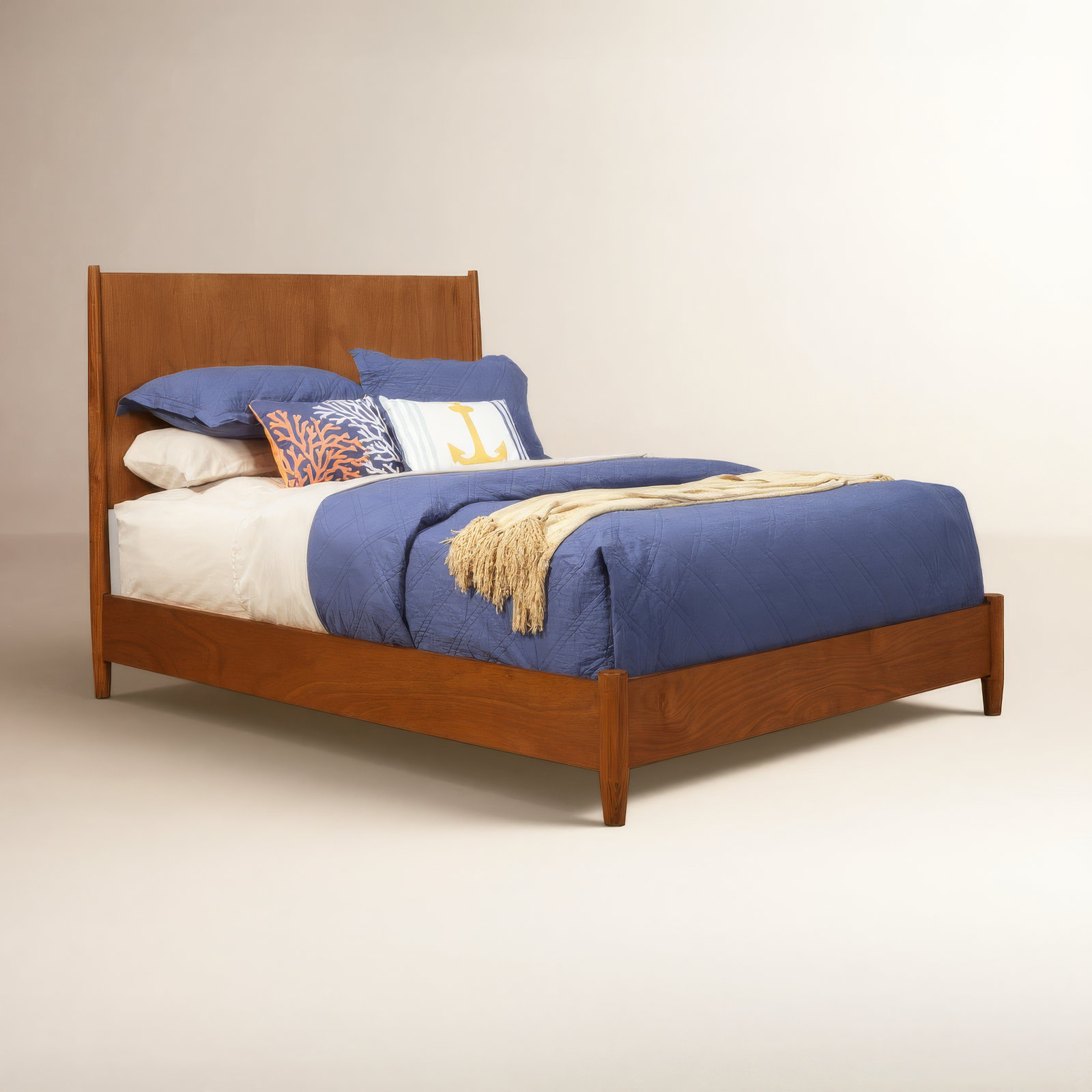 Williams Mahogany Bed, Queen, Chestnut