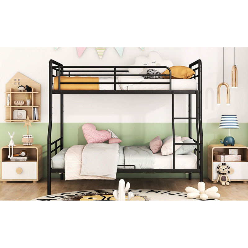 Lit superposé double au-dessus de grand lit en métal noir - Style contemporain, pouvant accueillir de nombreux utilisateurs, robuste et peu encombrant