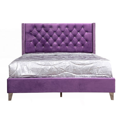 Charming Transitional Full Bed