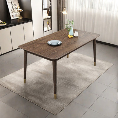 Maison simple japonaise rectangulaire en bois massif