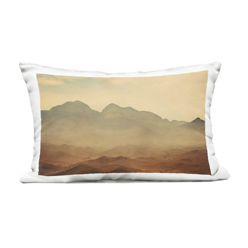 Oreiller Hazy Desert Mountain, imprimé par Creative Studio, Brown Landscape & Nature 28, Rectangle H 14 po x l 20 po