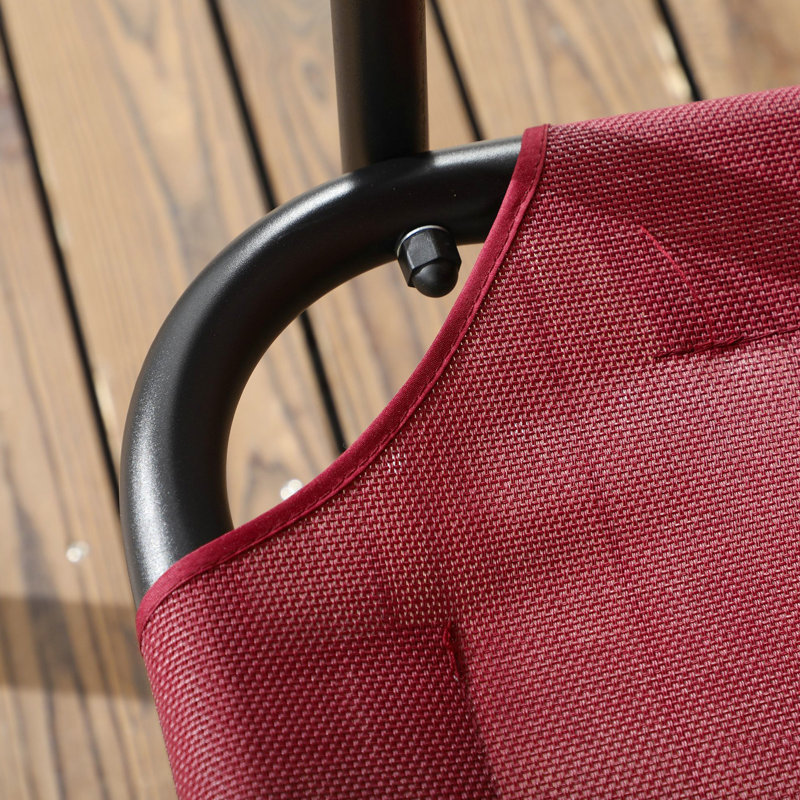 Balancelle à 3 porches avec filet respirant et auvent - extérieur rouge pour trois adultes profitant du patio, de la piscine