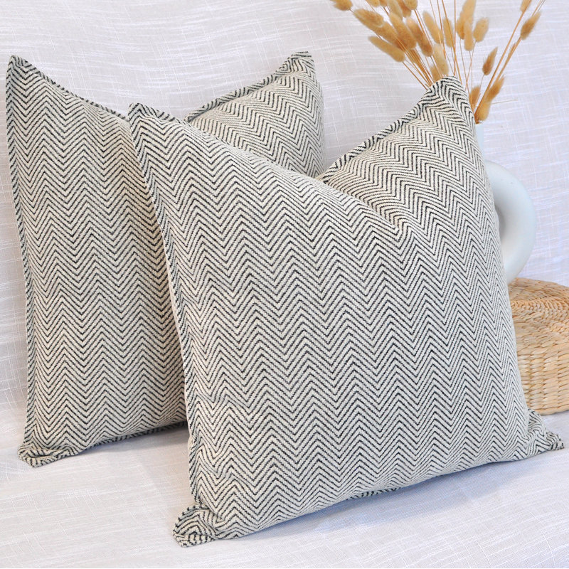 Housses de coussin Chevron , H 20 po x l 20 po, Noir / blanc, Housse de coussin seulement - sans coussin