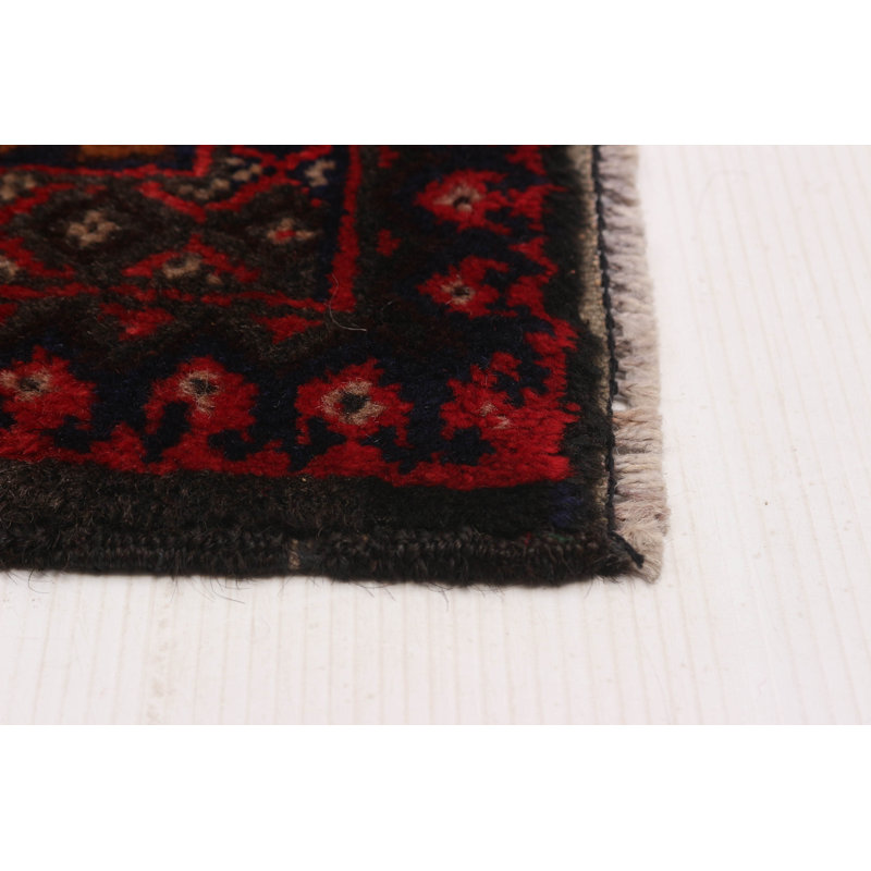 Tapis rouge Teimani 4 pi 8 po x 9 pi 6 po
