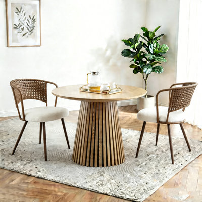 Ensemble de table et de chaises de salle à manger rondes en bois de 79 cm (31 pouces) avec 2 chaises en osier, mobilier de cuisine moderne, piètement à lattes, brun foncé