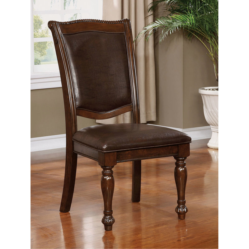 Chaise de salle à manger à finition cerisier brun de 2, revêtement, siège et dossier rembourrés, pieds tournés pour un espace de bureau luxueux, transitionnel et sophistiqué