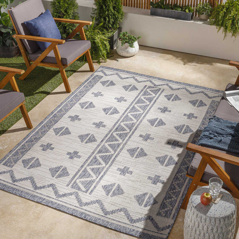 Keveen Oriental Indoor / Outdoor Rug, Rectangle 6'7" x 9'