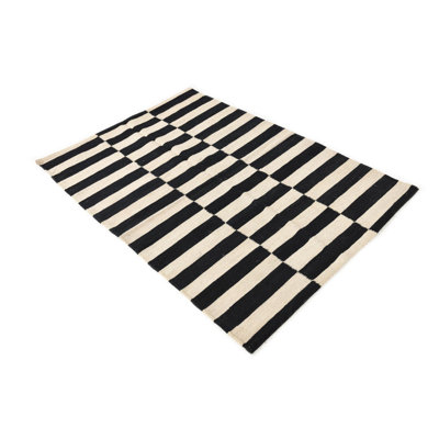 Tapis noir et blanc Newsom