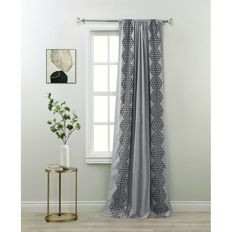 Panneau de rideau simple obscurcissant brodé Korey, Gris, L 52 po x L 84 po
