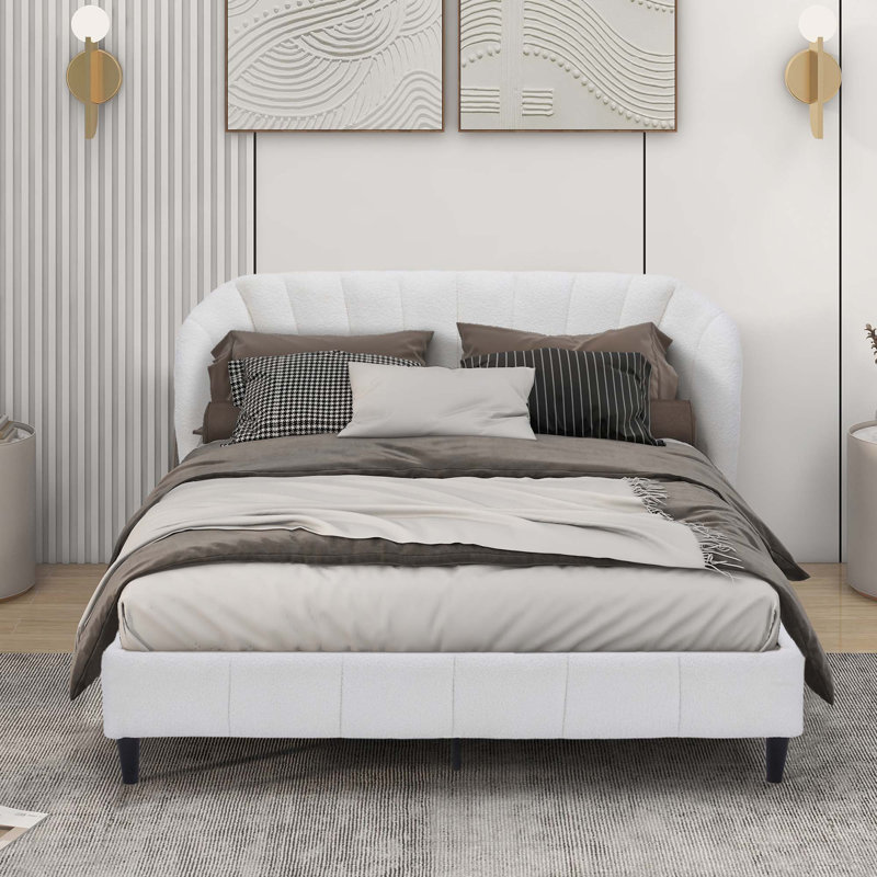 Lit plateforme tapissier en velours