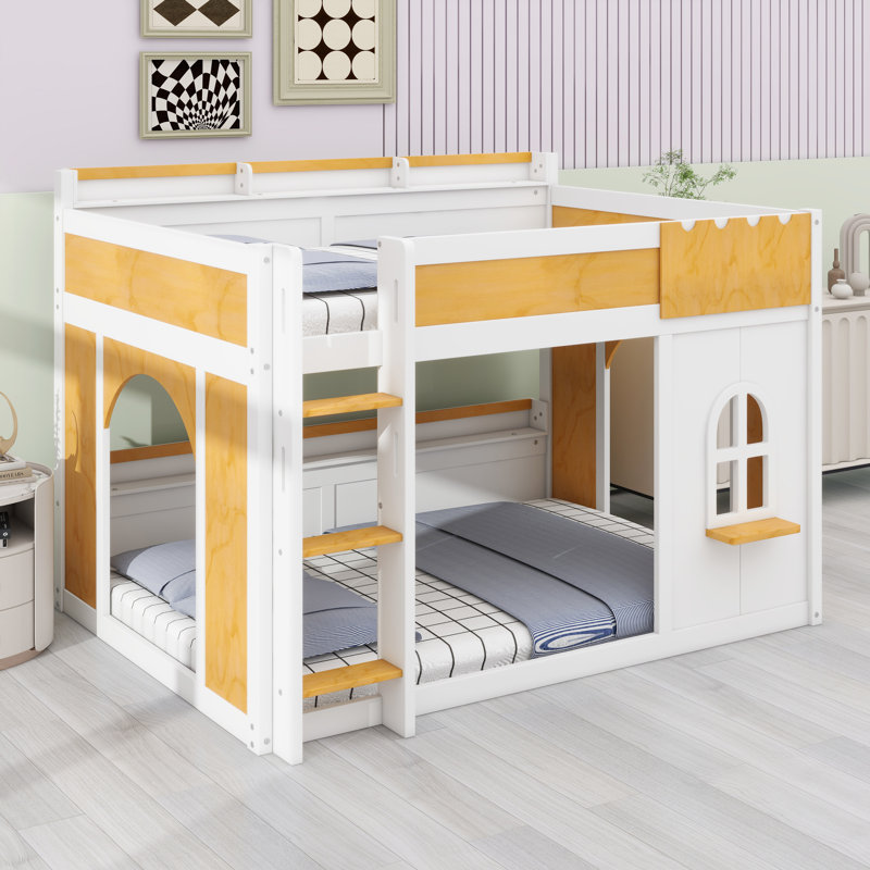 Lit superposé avec tablettes intégrées, panneau de fenêtre décoratif et portes à double entrée
