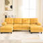 Spacieux salon en forme de U au centre de l'attention avec deux chaises longues, des poches de rangement et un rangement modulaire jaune sur deux côtés, pour les médias-1871395631-1871395635