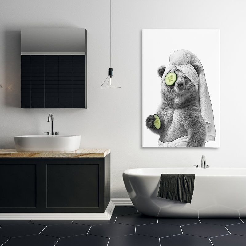 «Fun Bear Face Mask» par Annalisa Latella, H 45 po x l 30 po