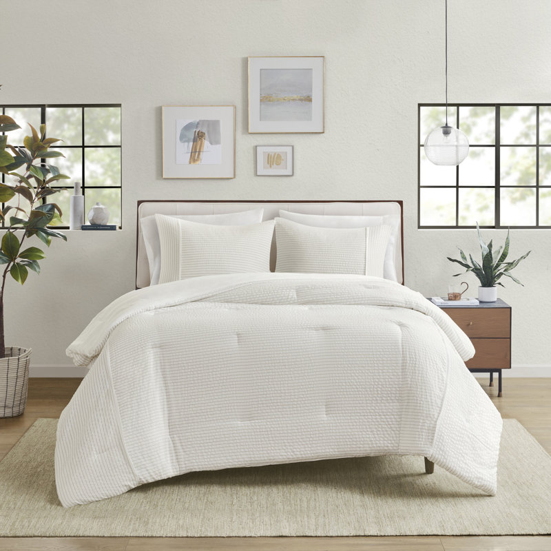 Ivory King Microfiber Seersucker Comforter Set with Shams