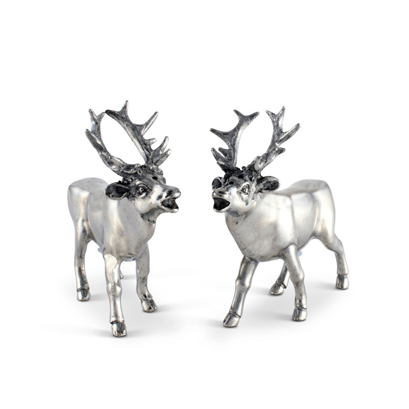 Lodge Salt And Pepper Shaker Set